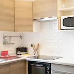 Instant Pyreneen Апартаменти