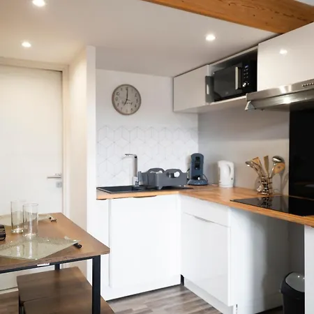 Instant Pyreneen Apartman *